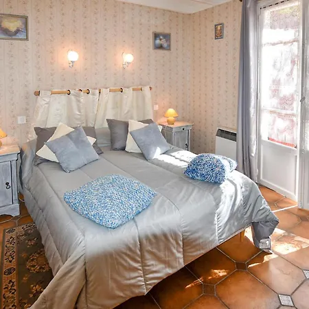 2 Bedroom In *